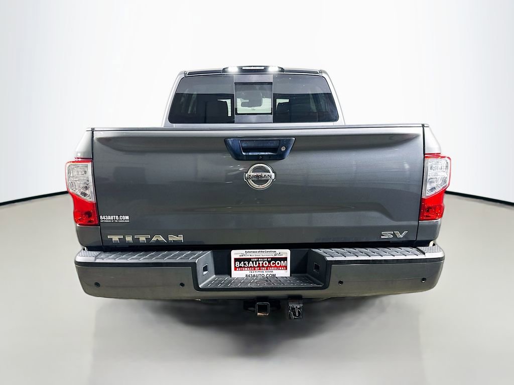 Used 2021 Nissan Titan SV w/ SV Convenience Package image 6