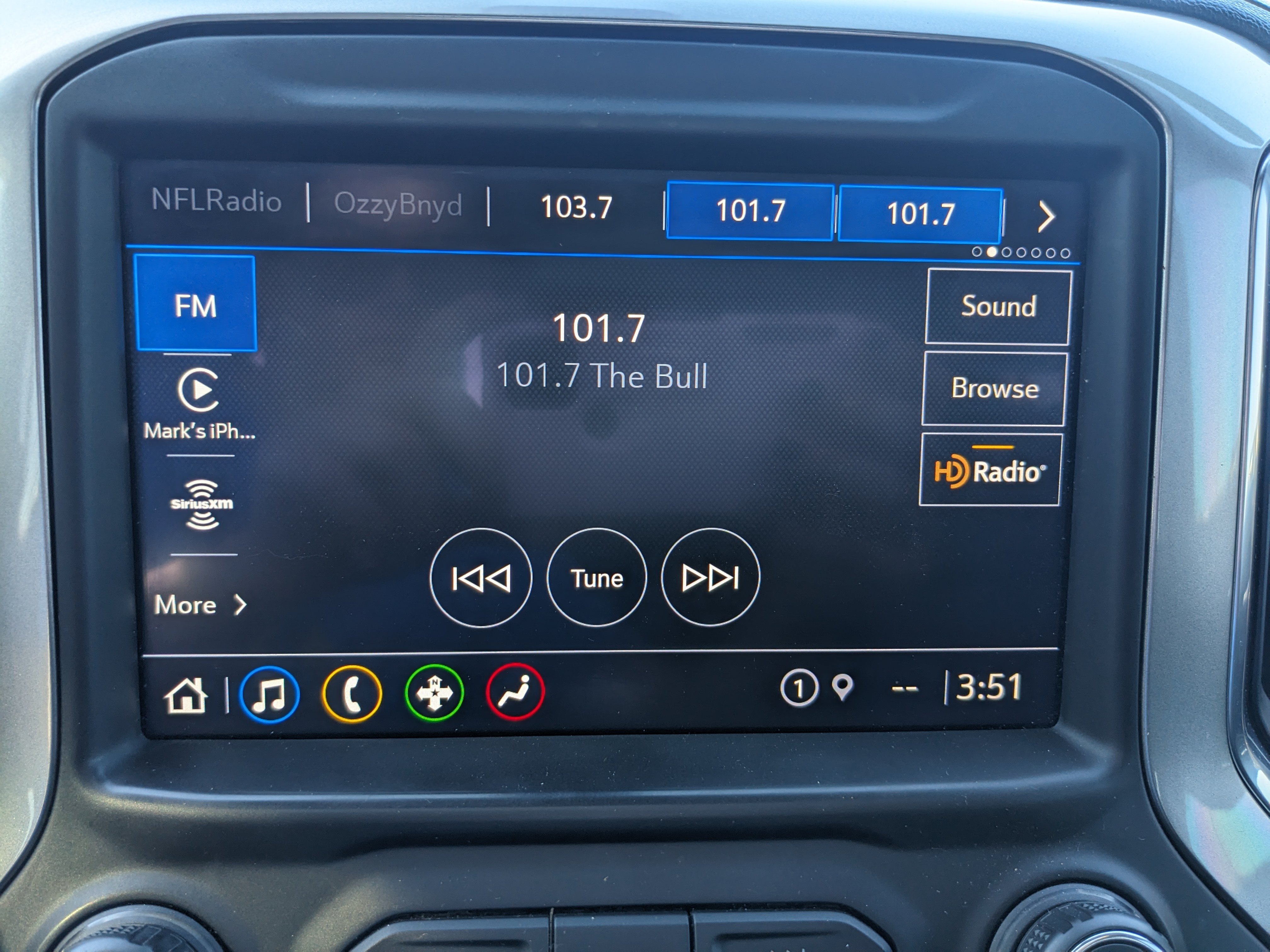 Used 2021 Chevrolet Silverado 1500 LT Trail Boss w/ Convenience Package II AWD/4WD image 18