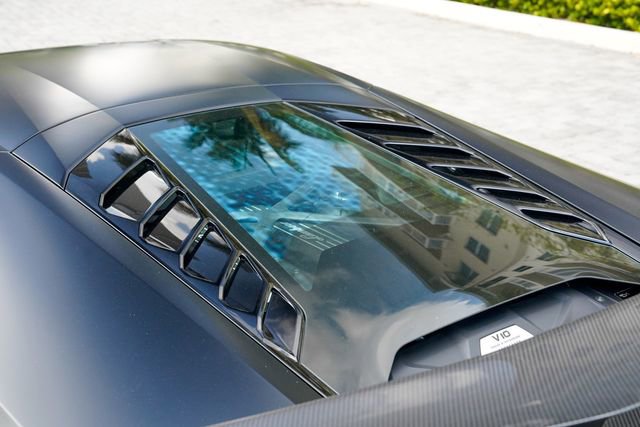 Used 2022 Lamborghini Huracan EVO image 48