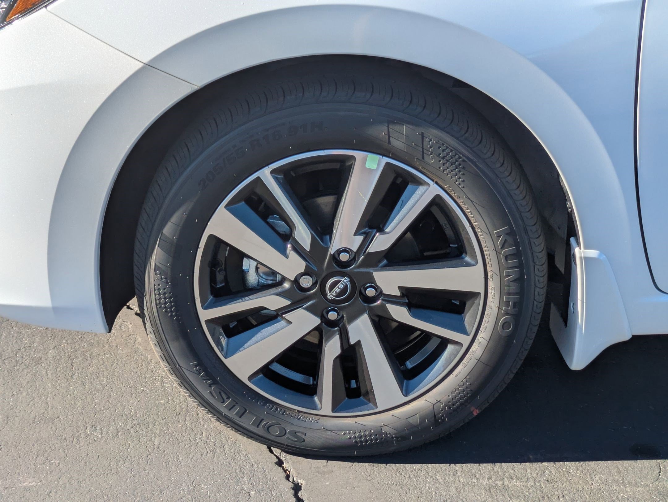 New 2025 Nissan Versa SV w/ Trunk Package image 9