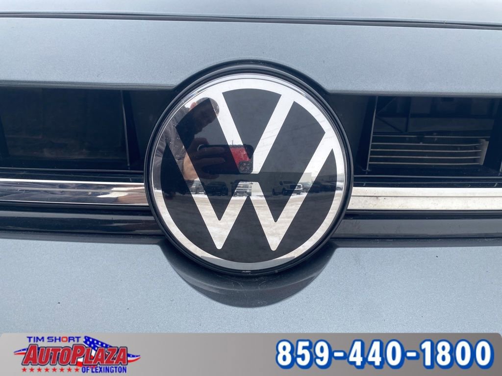Used 2025 Volkswagen Jetta SE image 38