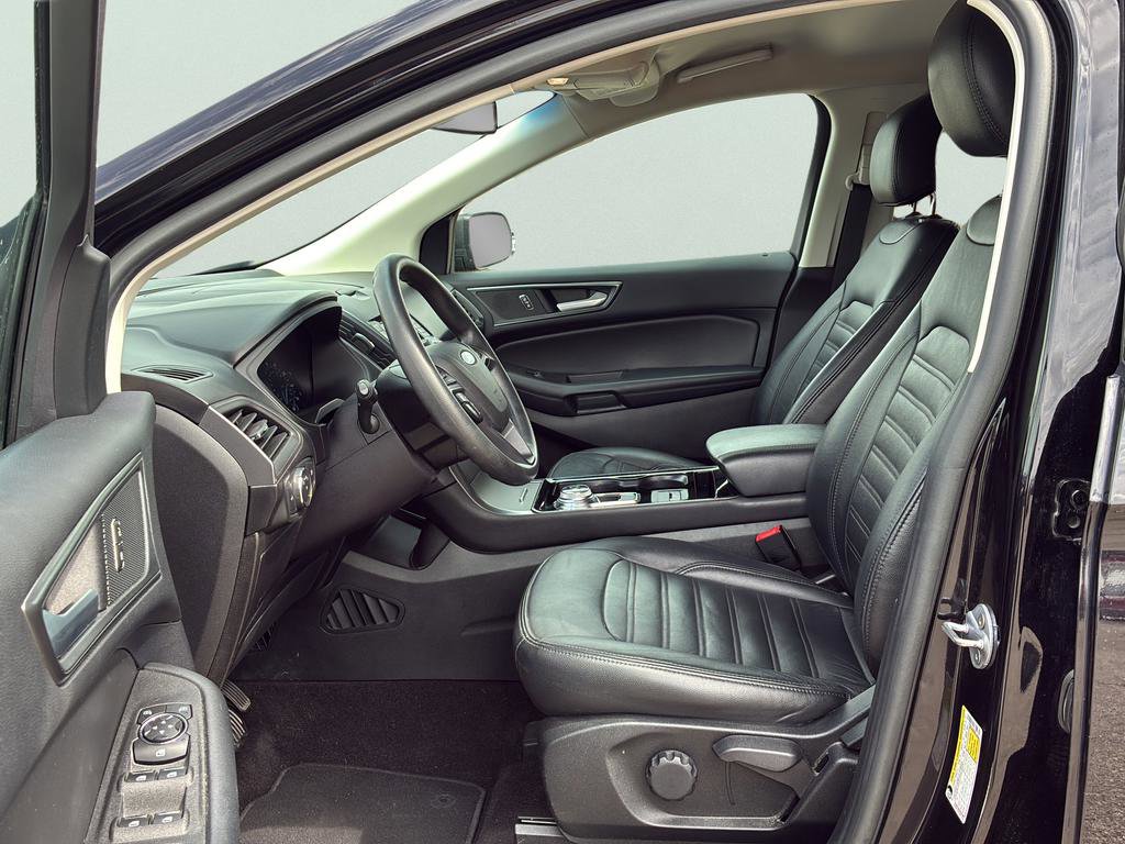 Used 2019 Ford Edge SE image 34