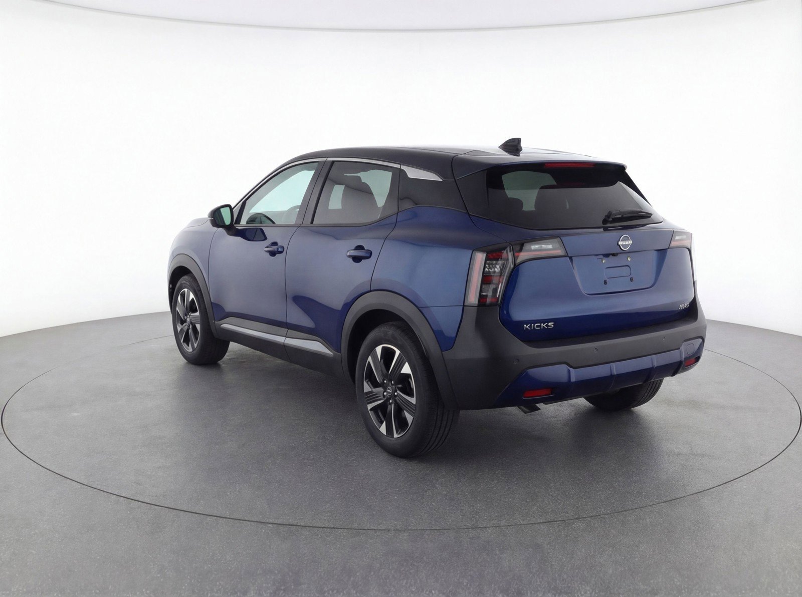 Used 2025 Nissan Kicks SV image 6