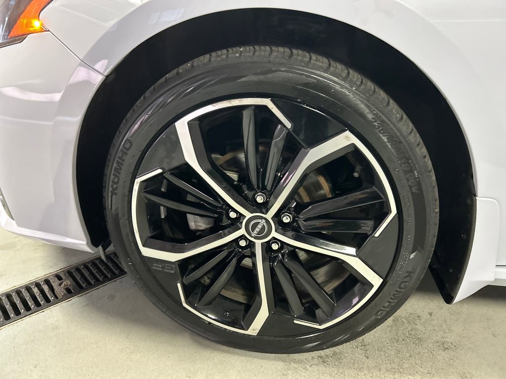 Used 2025 Nissan Altima 2.5 SR AWD/4WD image 9