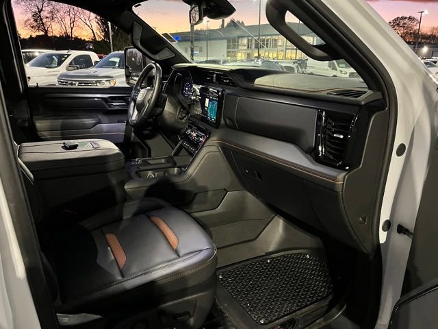 Used 2025 GMC Sierra 3500 AT4 AWD/4WD image 28