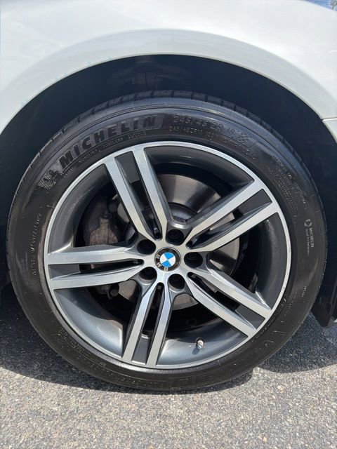 Used 2021 BMW 530i xDrive w/ Premium Package AWD/4WD image 4