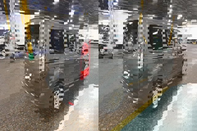 Used 2017 Ford Transit Connect XL image 5