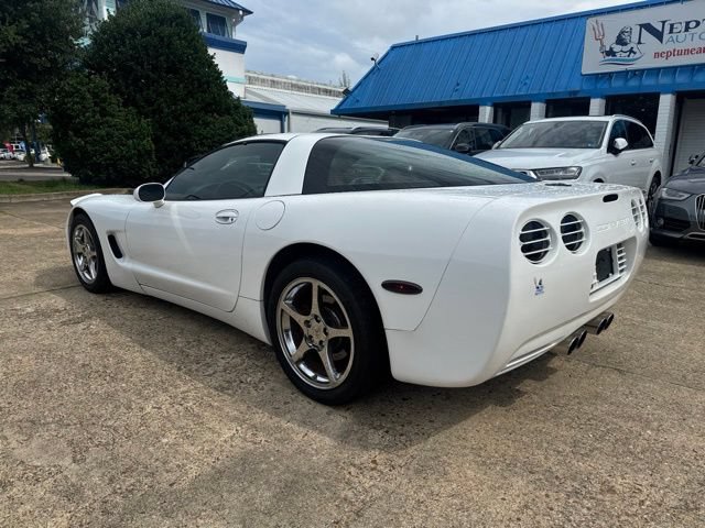 Used 2004 Chevrolet Corvette Coupe w/ Roof Package RWD image 7