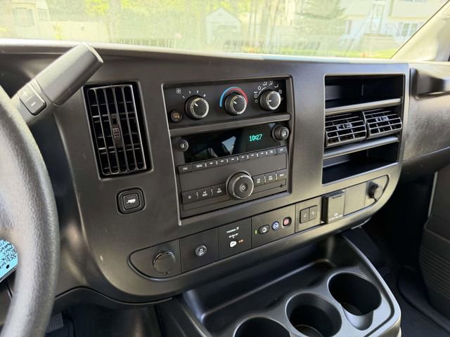 Used 2025 GMC Savana 3500 LT w/ LT Preferred Equipment Group RWD image 28