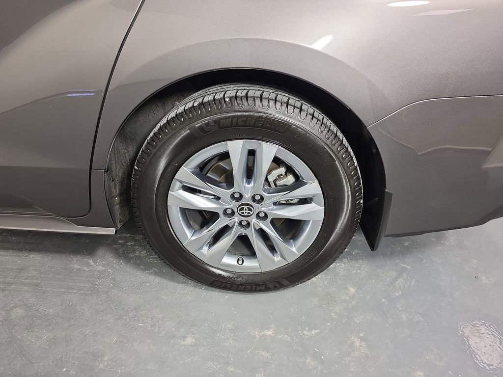 Certified 2024 Toyota Sienna XLE w/ XLE Plus Package FWD image 30