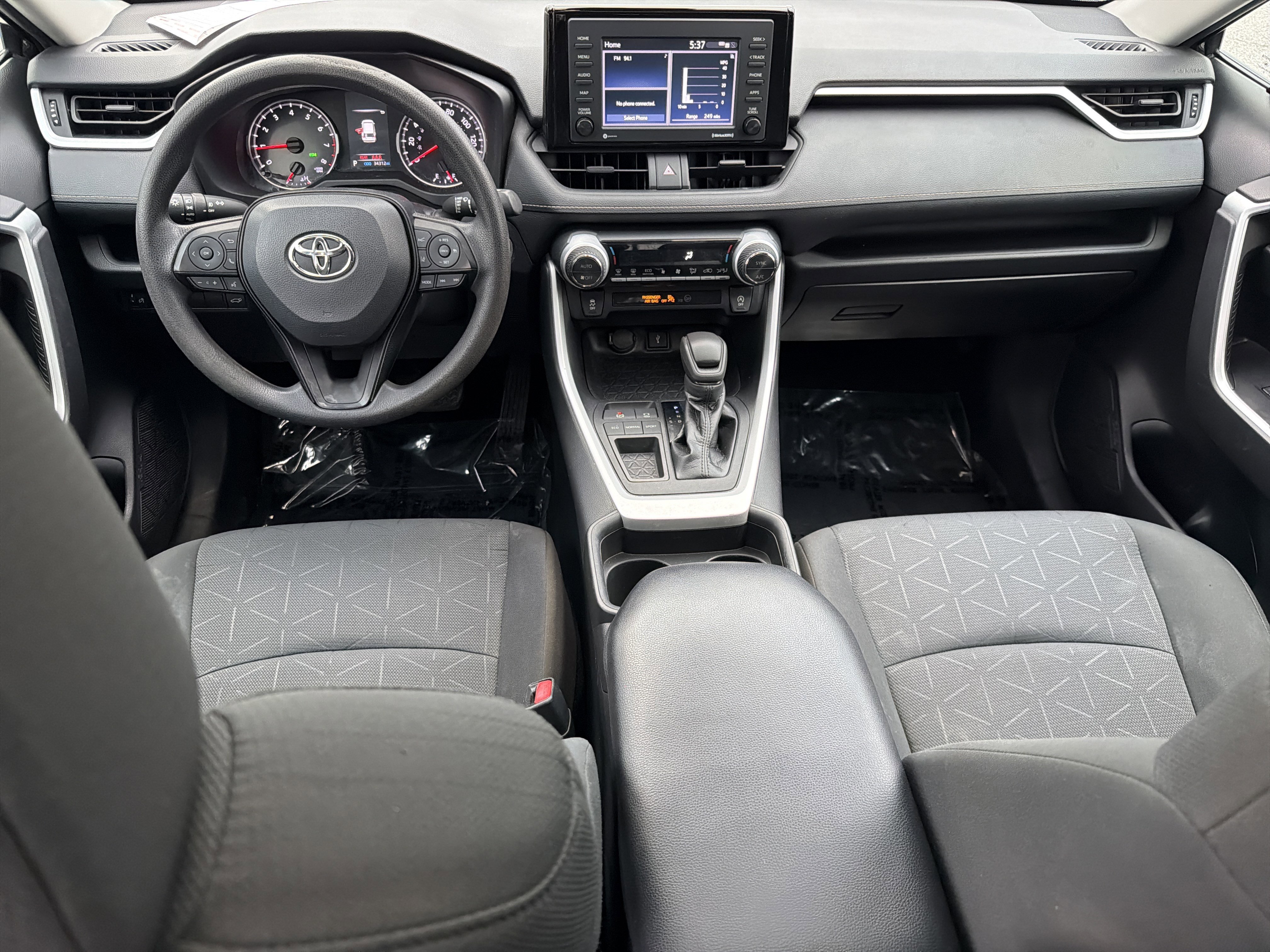 Used 2021 Toyota RAV4 XLE w/ Convenience Package image 5