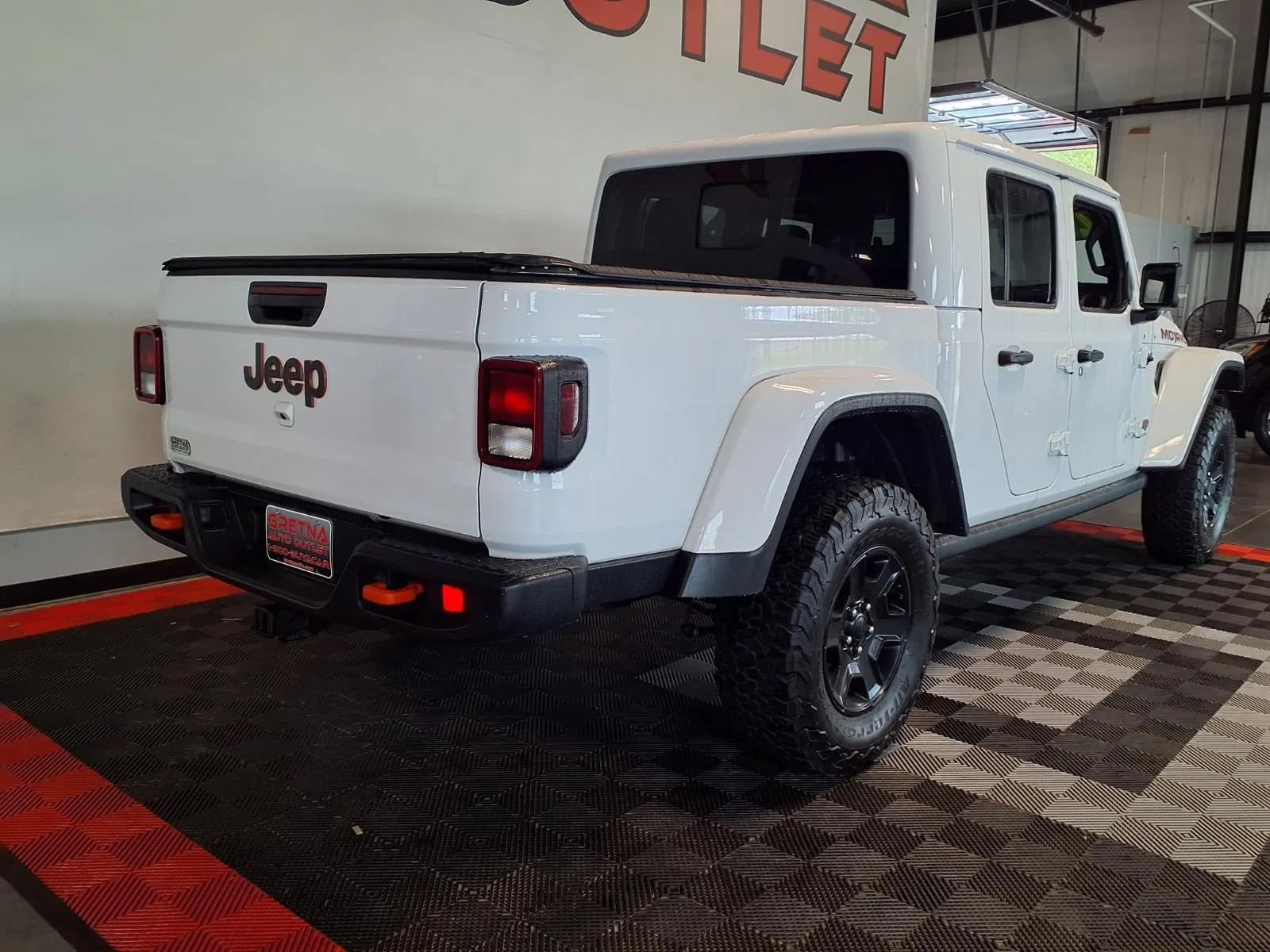 Used 2022 Jeep Gladiator Mojave w/ Cold Weather Group AWD/4WD image 7