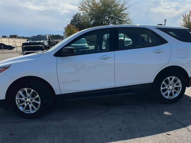 Certified 2018 Chevrolet Equinox LS image 28