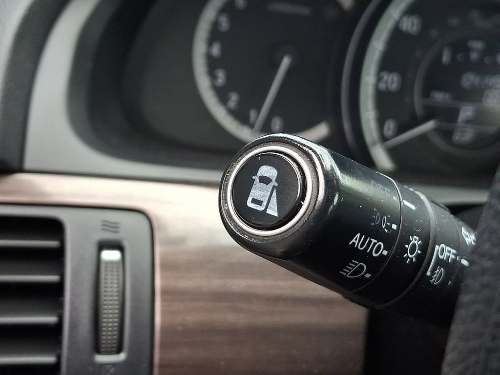 Used 2017 Honda Accord EX image 26