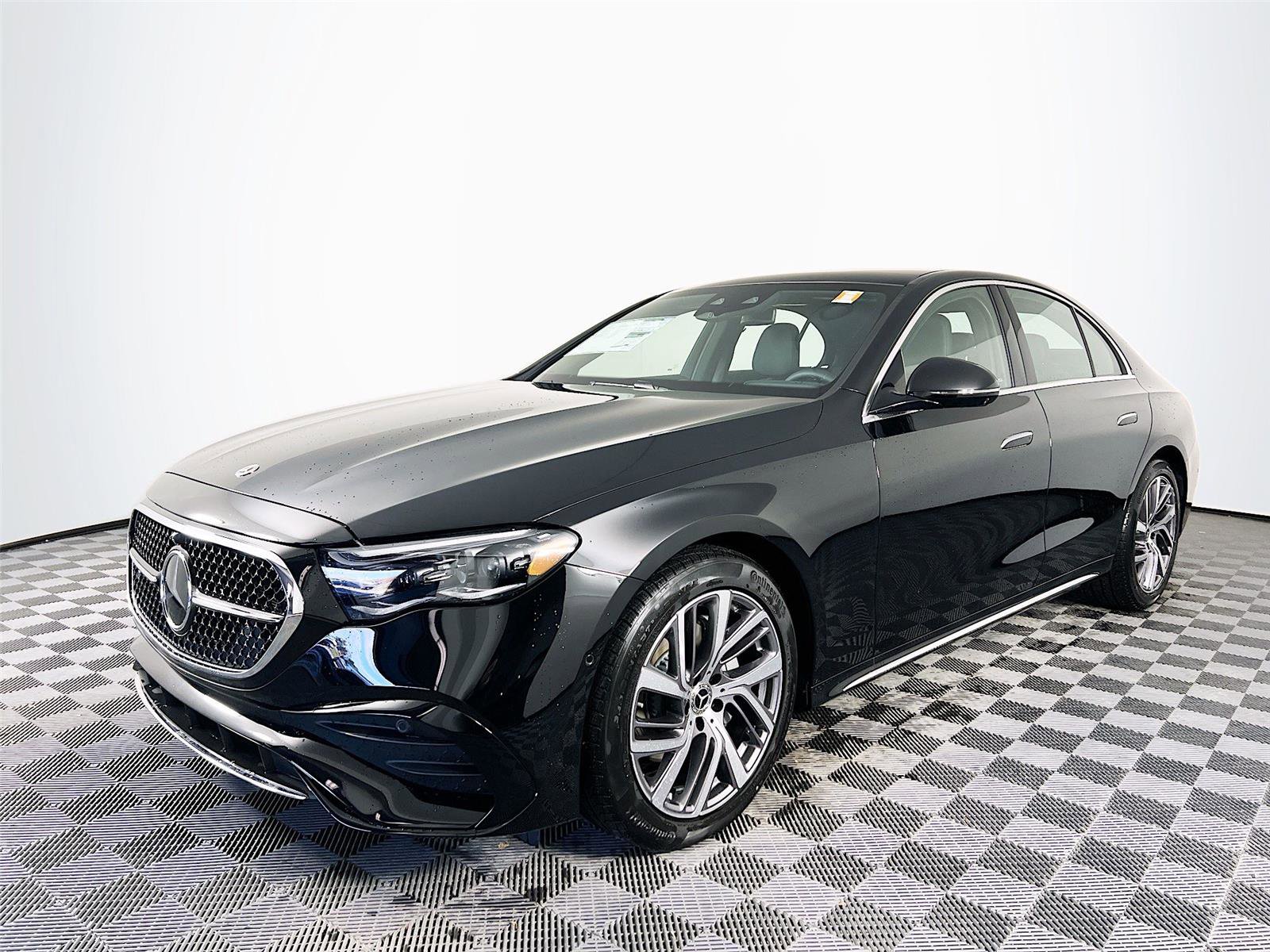 New 2026 Mercedes-Benz E 350 4MATIC Sedan image 2