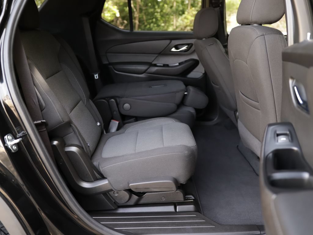 Used 2023 Chevrolet Traverse LT AWD/4WD image 32