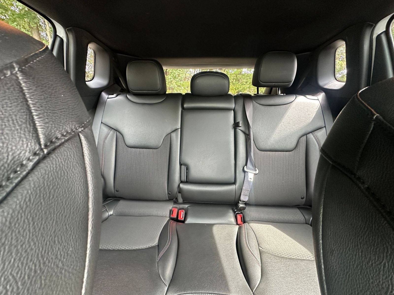 Used 2025 Jeep Compass Trailhawk image 38