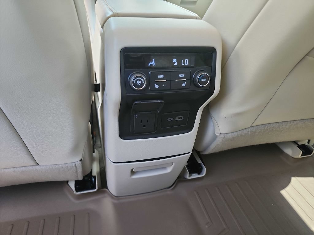 Used 2021 GMC Acadia Denali AWD/4WD image 32