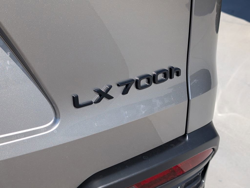New 2025 Lexus LX 700h Luxury image 17