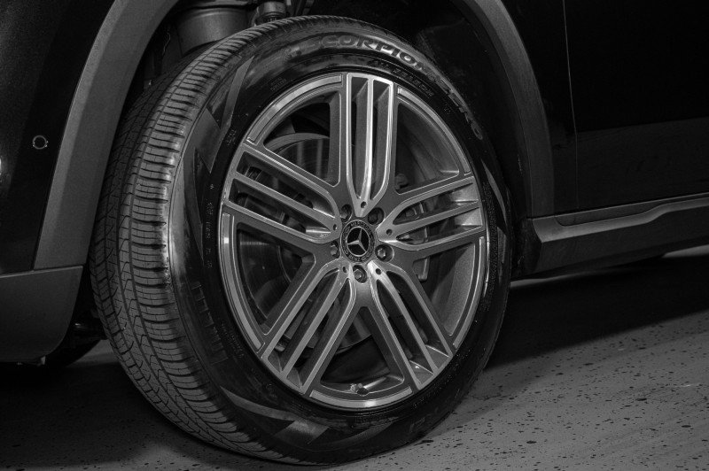 Certified 2026 Mercedes-Benz GLS 450 4MATIC image 34