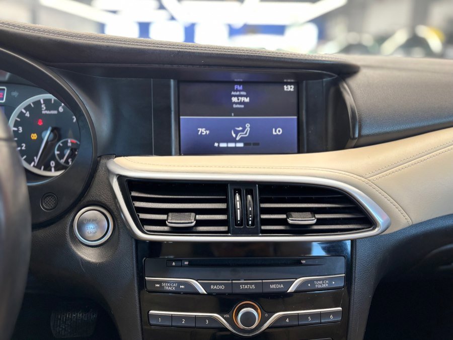 Used 2018 INFINITI QX30 AWD w/ Cargo Package image 21