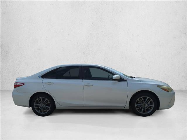 Used 2016 Toyota Camry SE w/ Moonroof Package FWD image 4