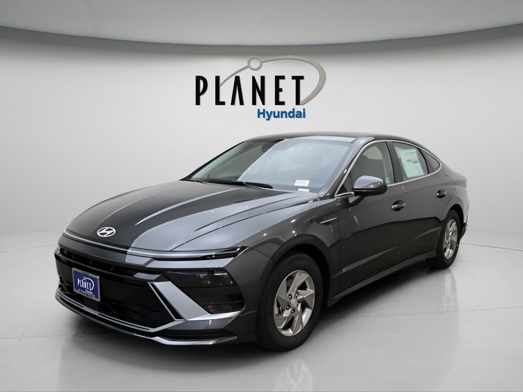 Certified 2025 Hyundai Sonata SE image 2