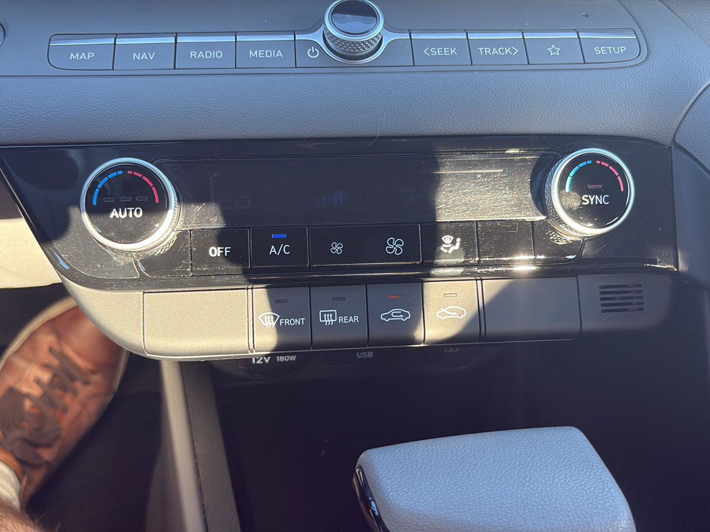 Used 2024 Hyundai Elantra SEL FWD image 19