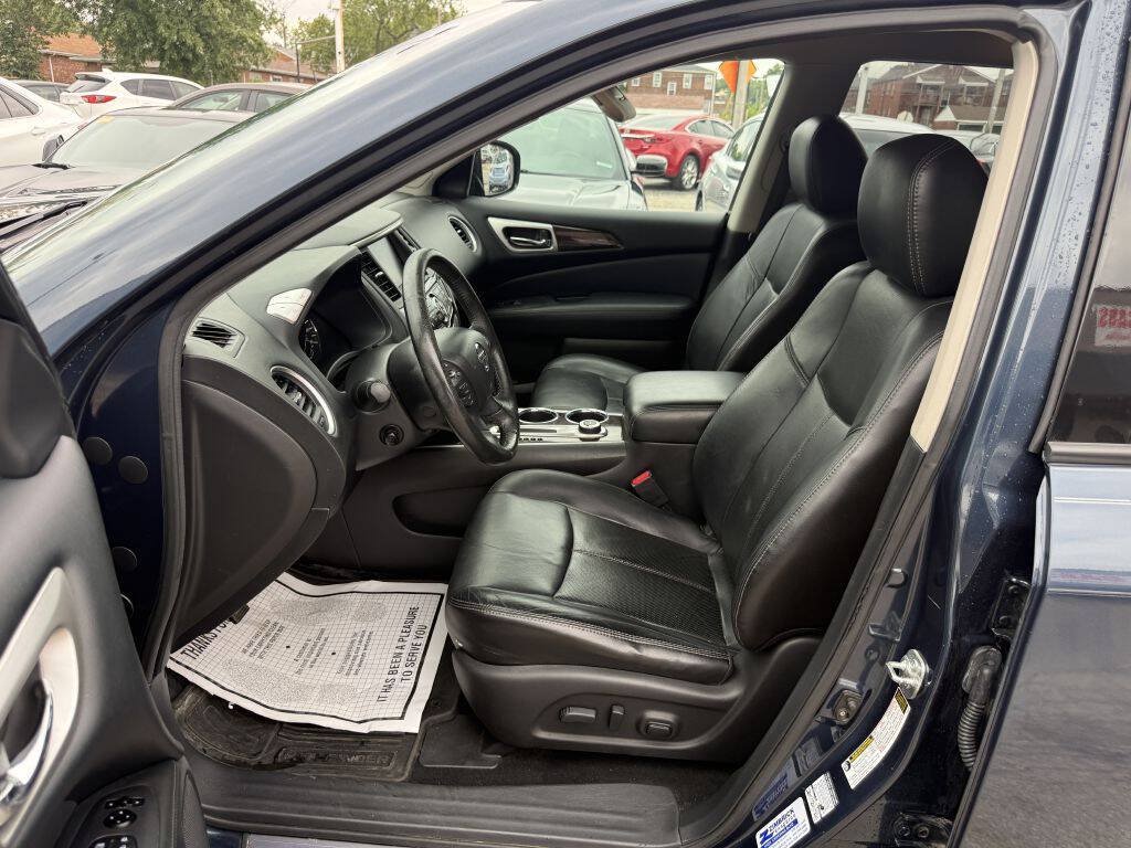 Used 2013 Nissan Pathfinder Platinum AWD/4WD image 12