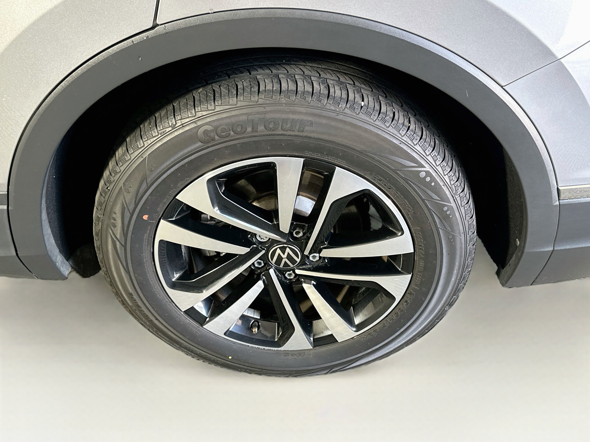 Used 2023 Volkswagen Tiguan S FWD image 11