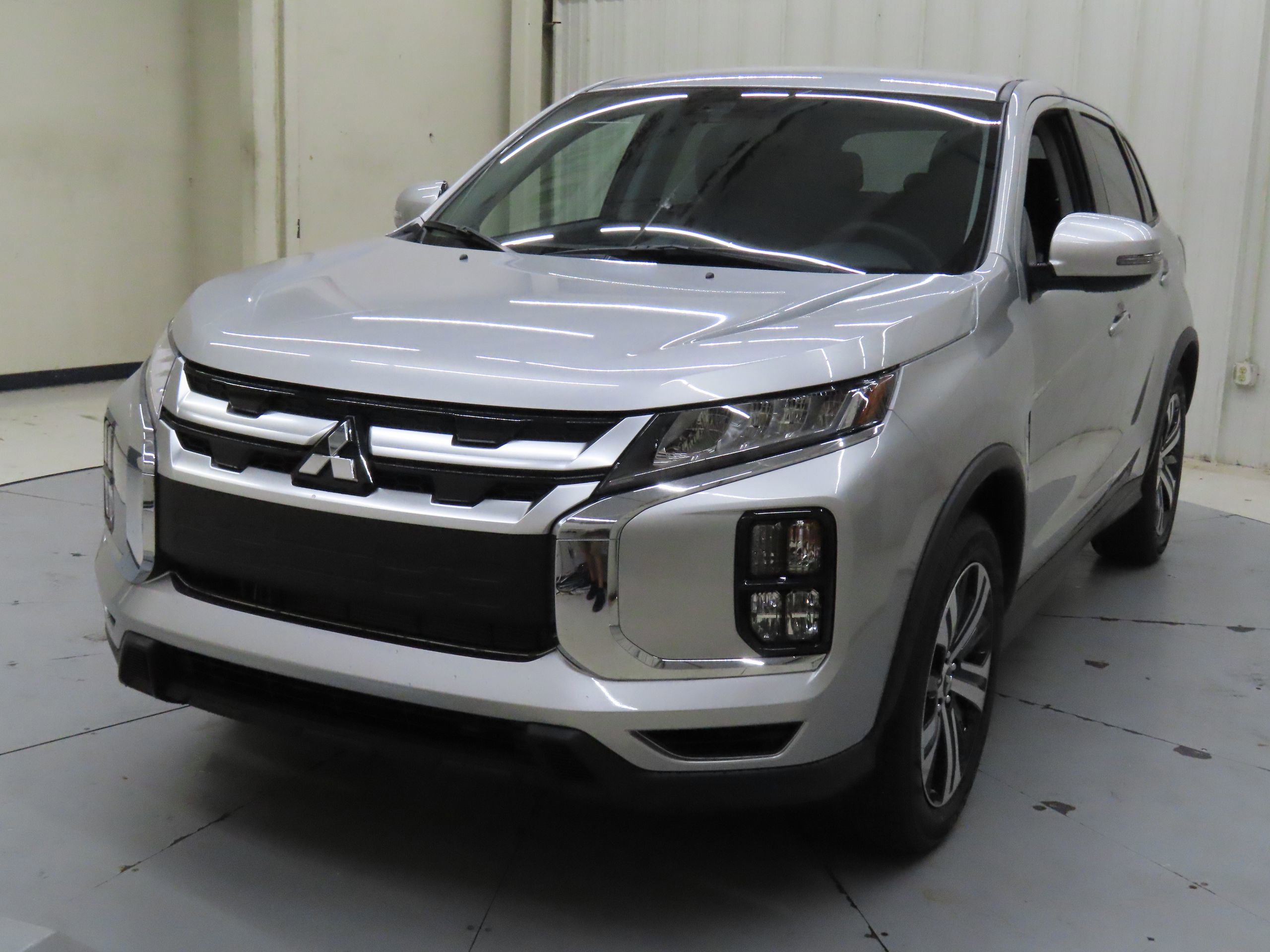 New 2025 Mitsubishi Outlander Sport SE image 7