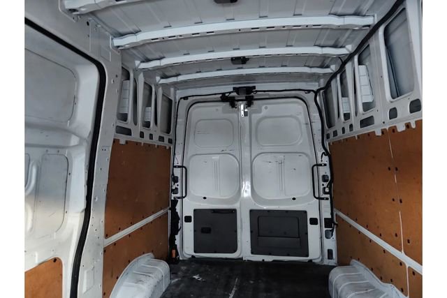 Used 2019 Nissan NV 2500 SV image 18