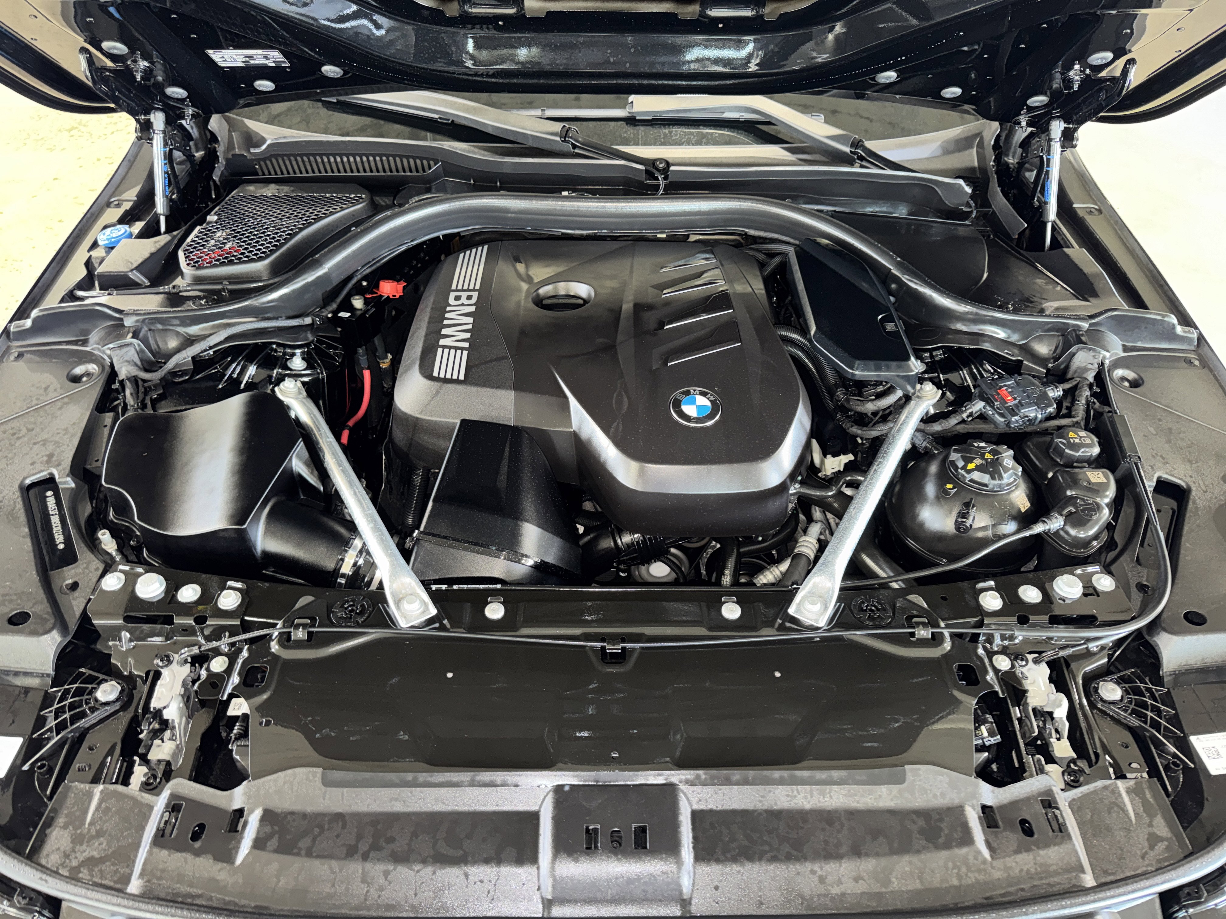 Certified 2025 BMW 530i xDrive w/ Premium Package AWD/4WD image 22