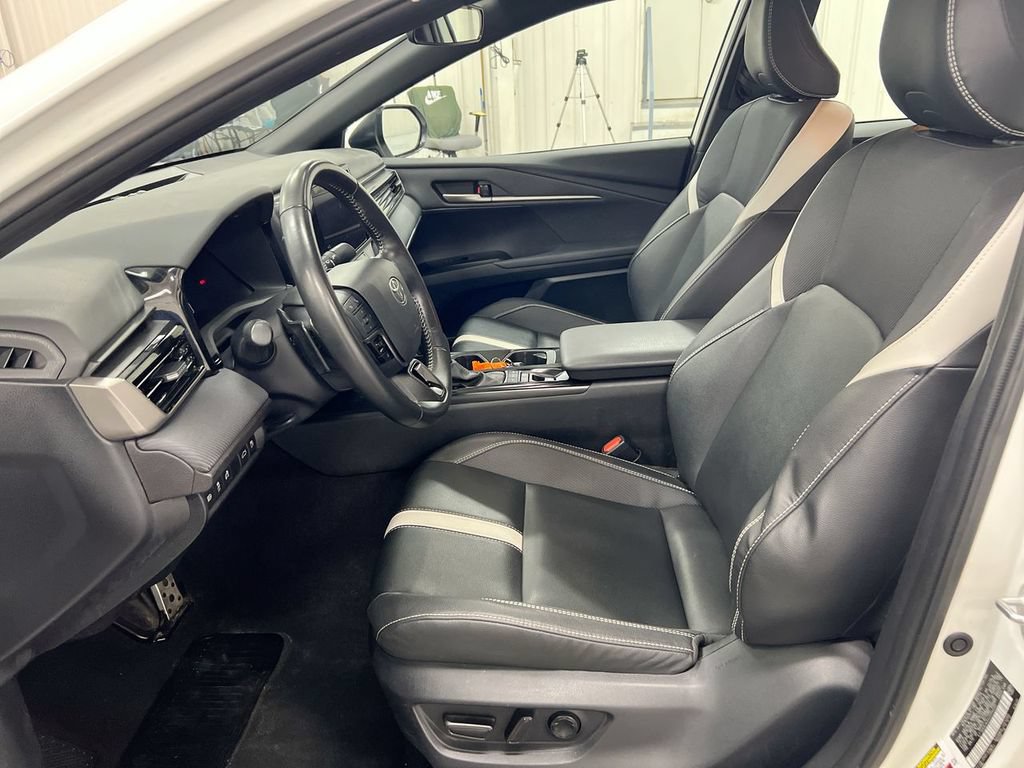 Used 2025 Toyota Camry SE FWD image 20