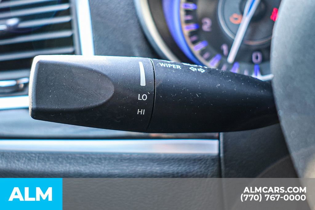 Used 2017 Chrysler 300 Limited RWD image 31