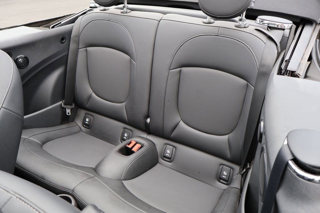 Used 2022 MINI Cooper Convertible w/ Premium Package FWD image 32