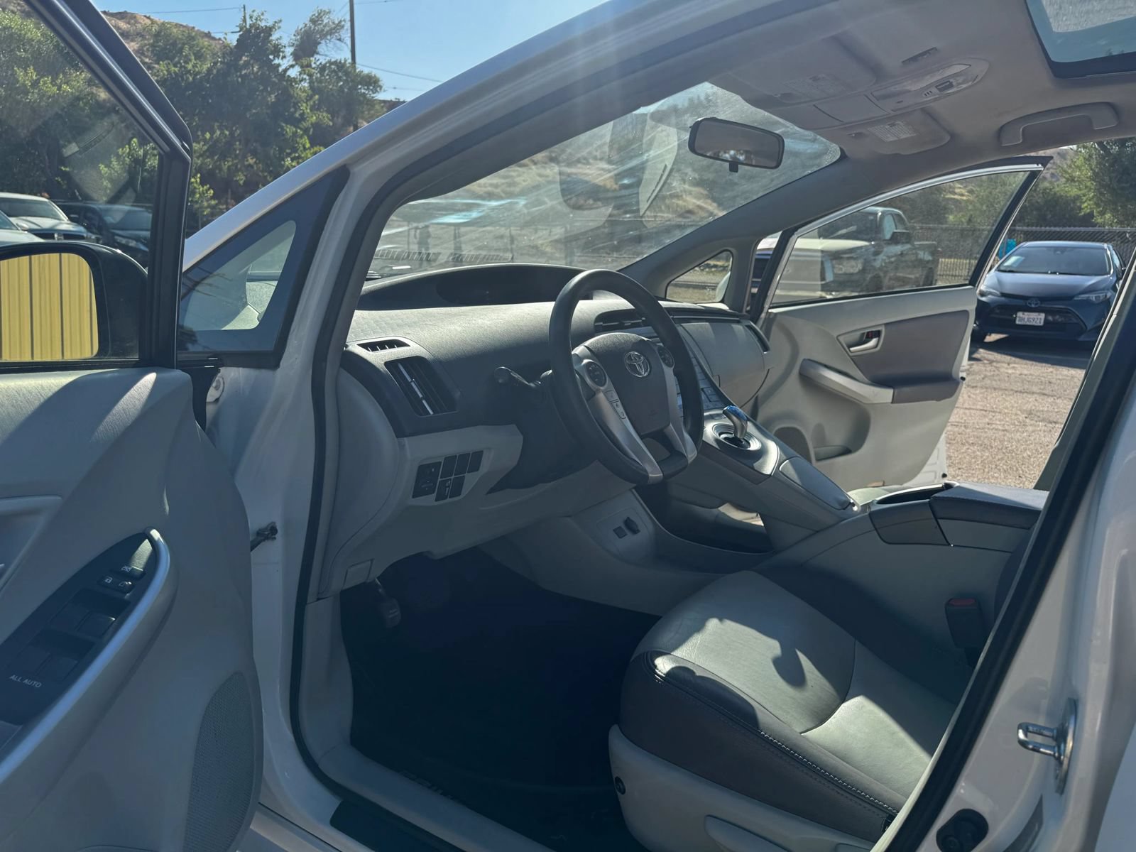 Used 2014 Toyota Prius Three FWD image 10