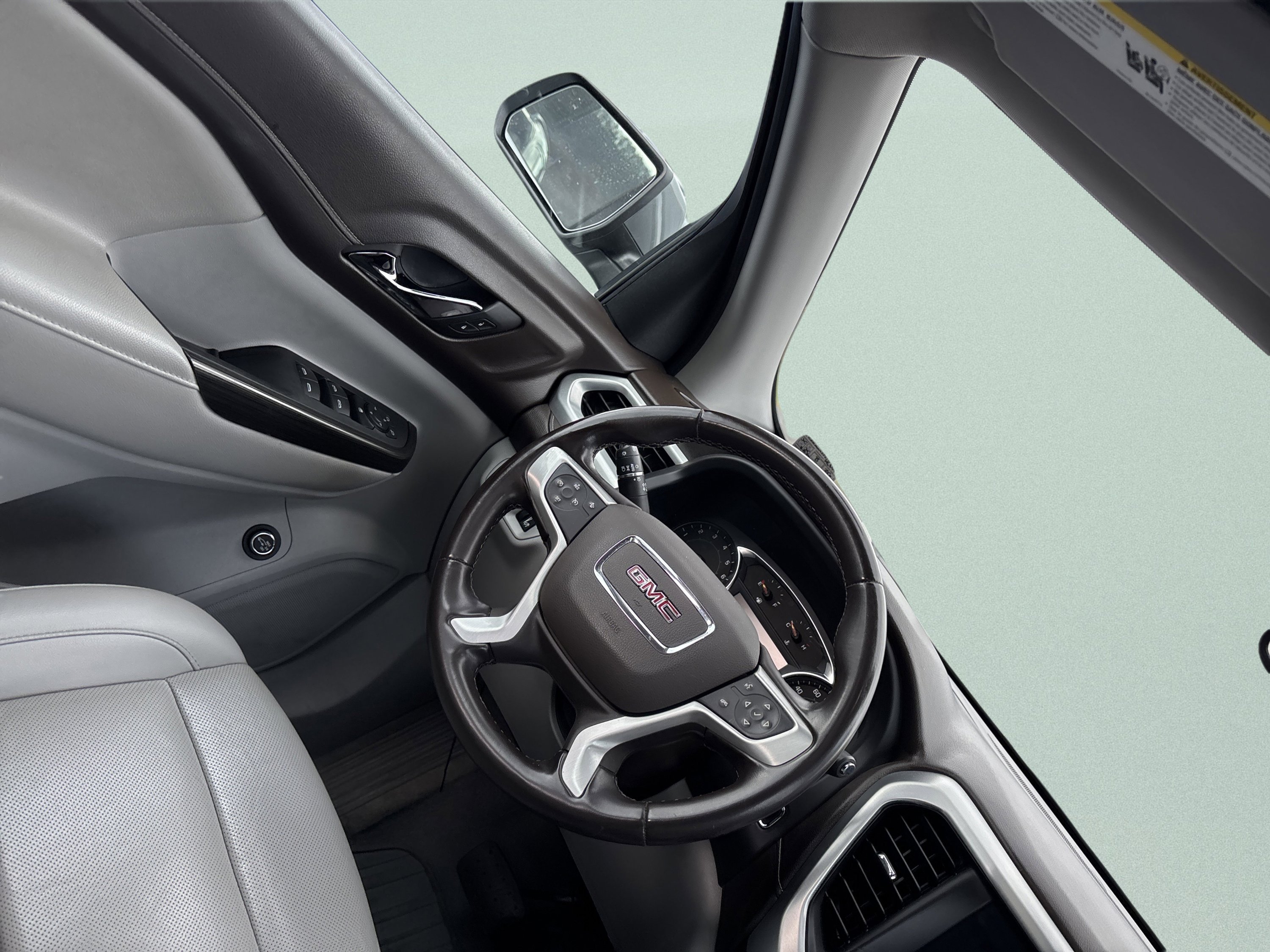 Used 2023 GMC Acadia SLT image 35