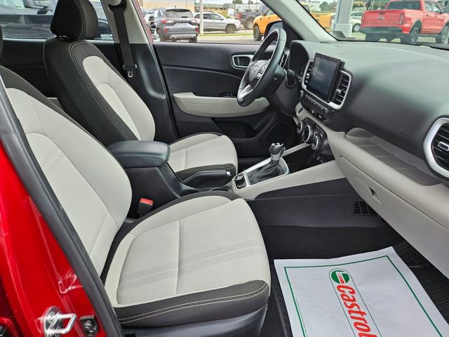 Used 2024 Hyundai Venue SEL FWD image 18