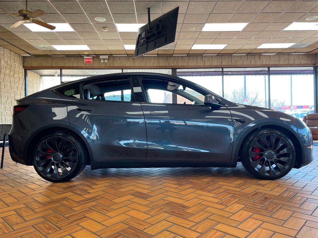Used 2022 Tesla Model Y Performance image 8