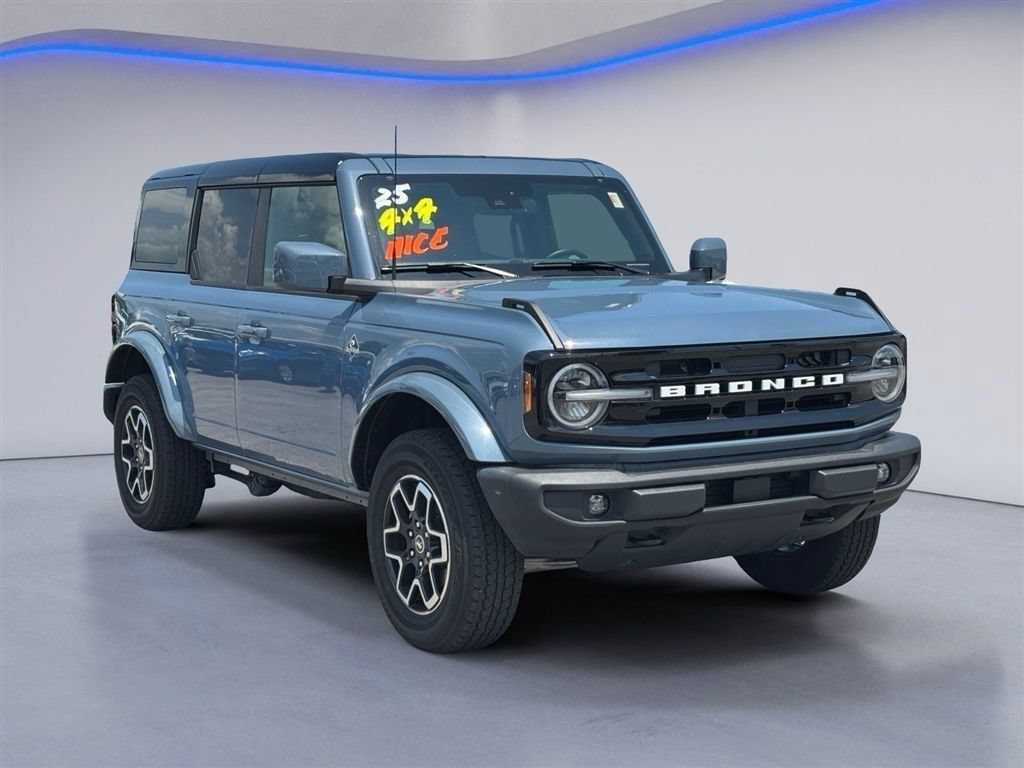 Used 2025 Ford Bronco Outer Banks AWD/4WD image 5