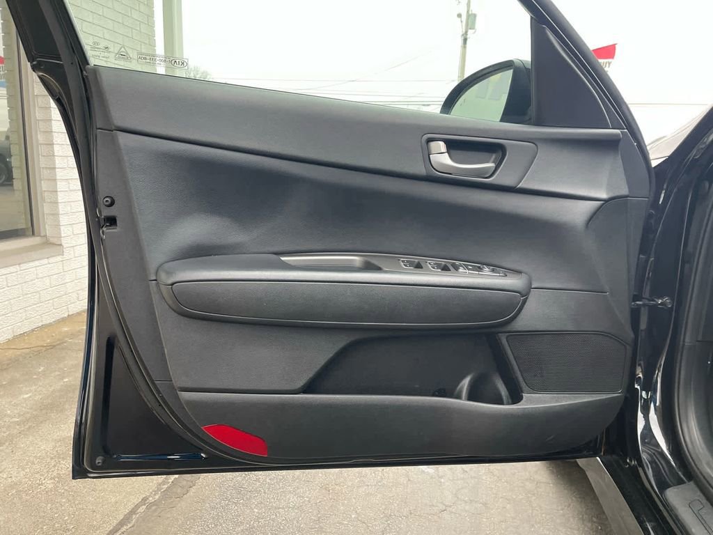 Used 2020 Kia Optima LX image 18