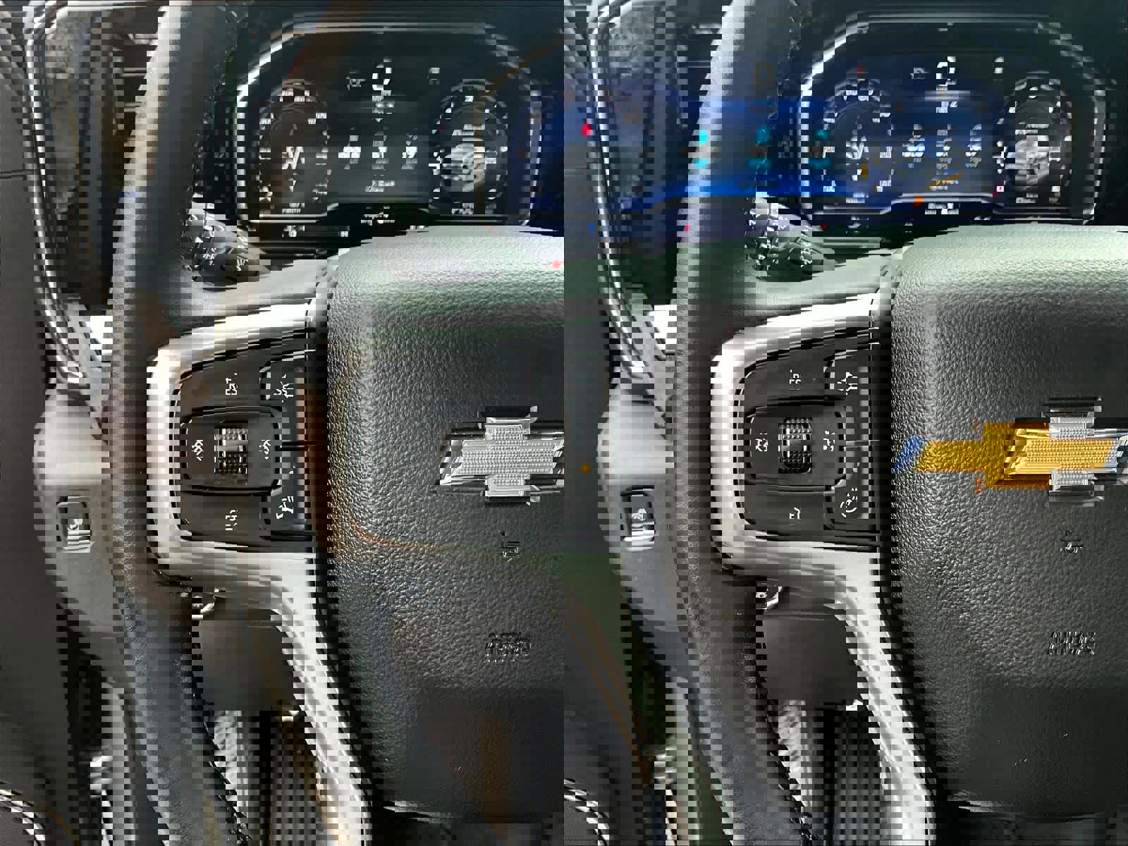 Used 2024 Chevrolet Silverado 1500 LT AWD/4WD image 22