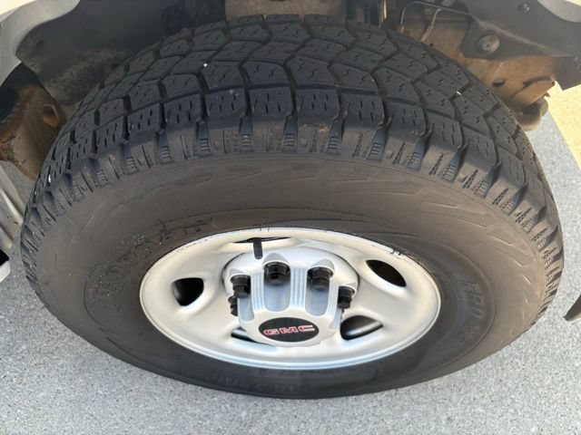 Used 2023 GMC Savana 2500 Extended w/ Driver Convenience Package RWD image 21