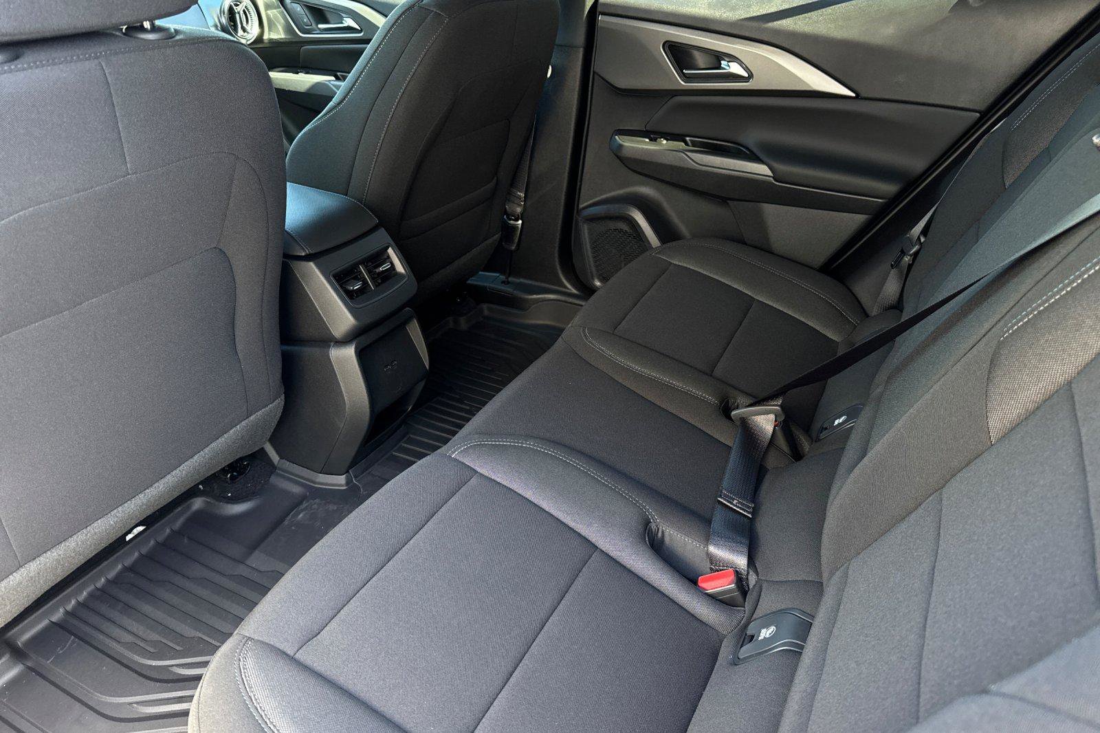 New 2026 Chevrolet Equinox EV LT image 15