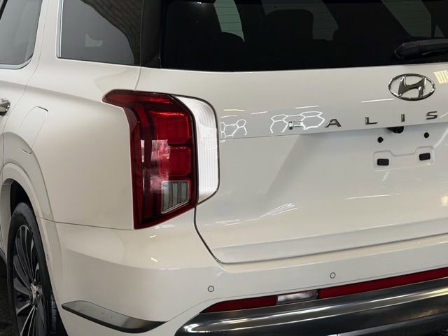 Used 2023 Hyundai Palisade Calligraphy image 10