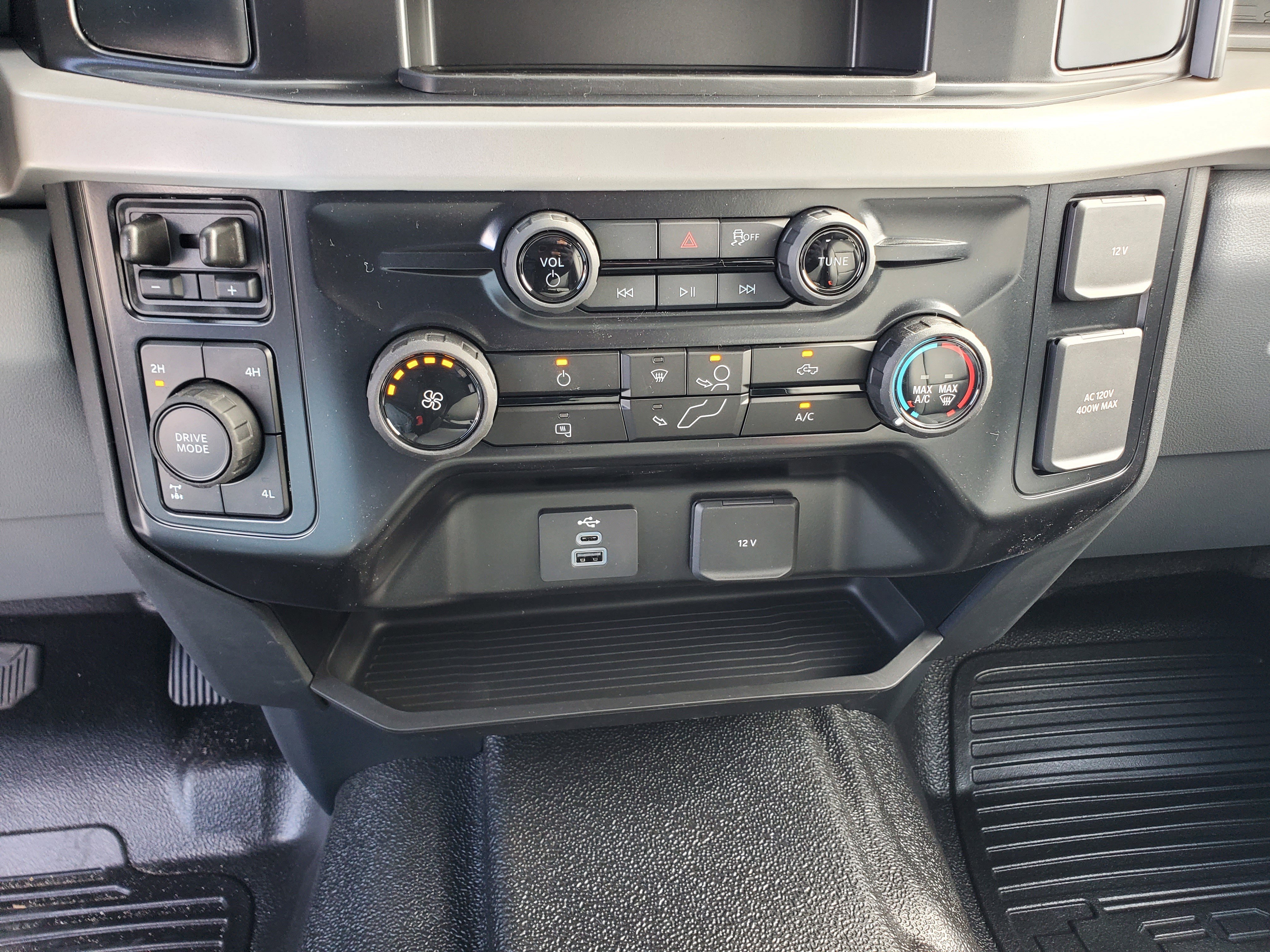 New 2026 Ford F250 XL w/ XL Chrome Package image 17
