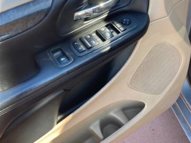 Used 2014 Dodge Grand Caravan SE w/ Quick Order Package 29E SE FWD image 9