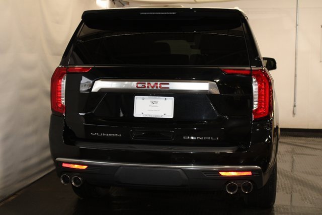 Used 2022 GMC Yukon XL Denali w/ Denali Premium Package image 7