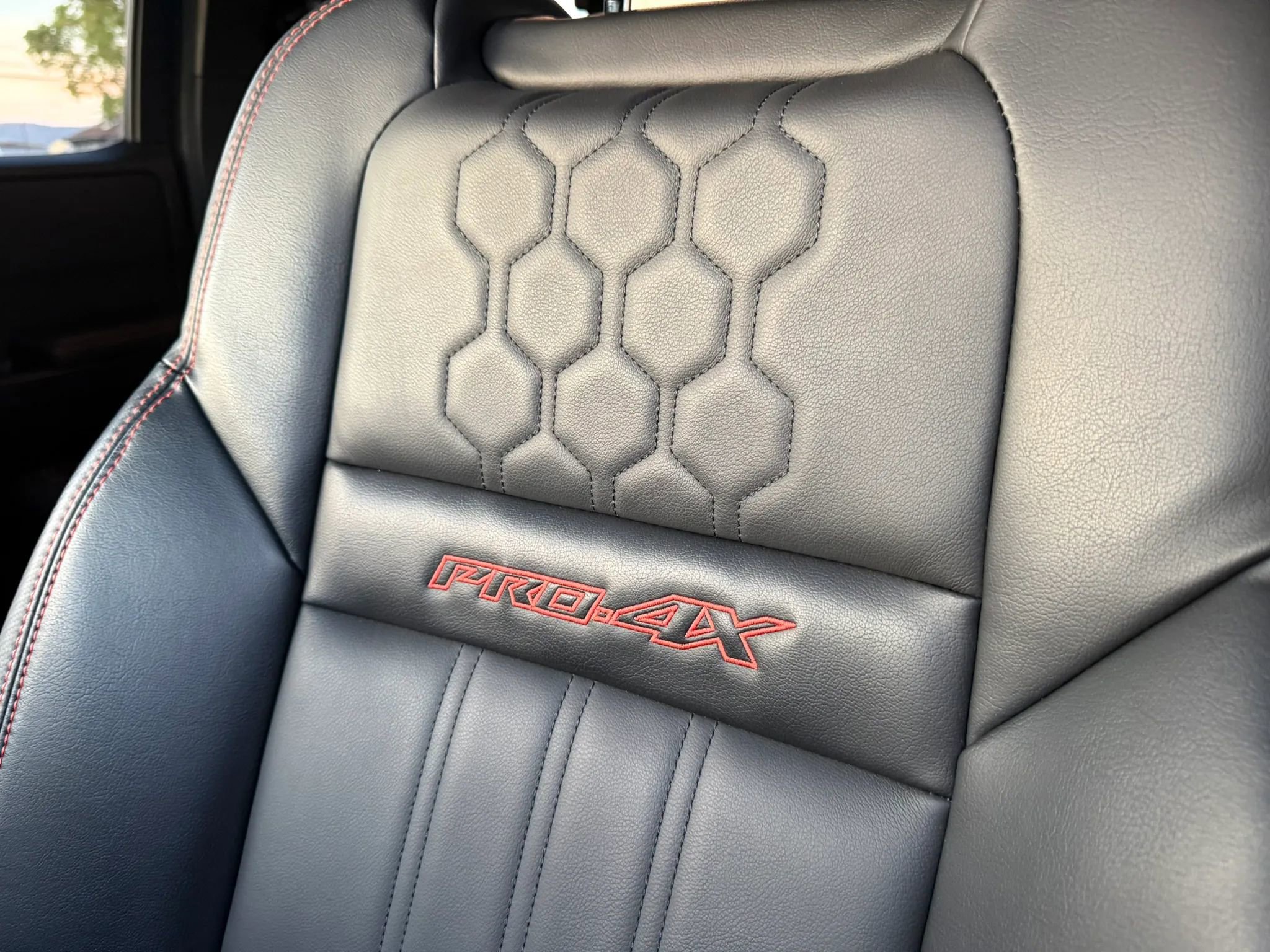 Used 2024 Nissan Frontier PRO-4X w/ Pro Premium Package image 13